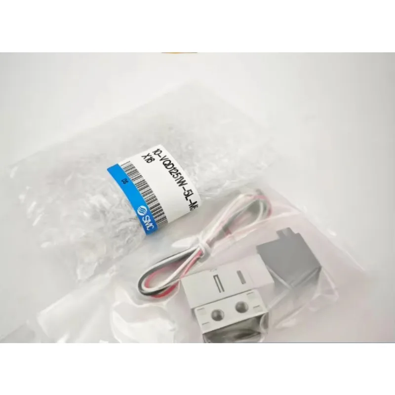 الأصلي حقيقية SMC هوائي المباشر صمام مقعد 10-VQD1251W-5L-M5-X16 صمام الملف اللولبي المزدوج الذي يتم التحكم فيه إلكترونيًا