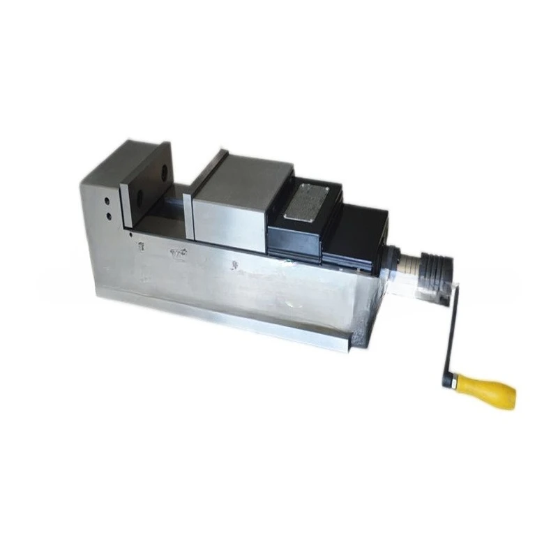 CNC machining center precision pressurization