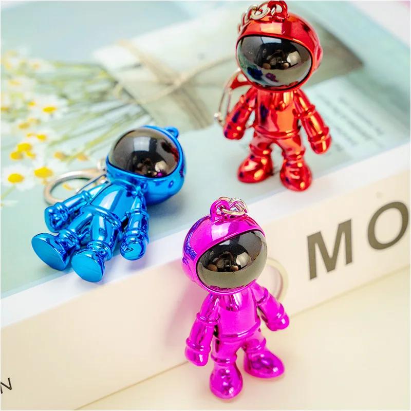 Fashion European 3D Astronaut Spaceman Key Chain for Man Space Robot Key Ring Alloy Handbag Pendant Best Friends Gift