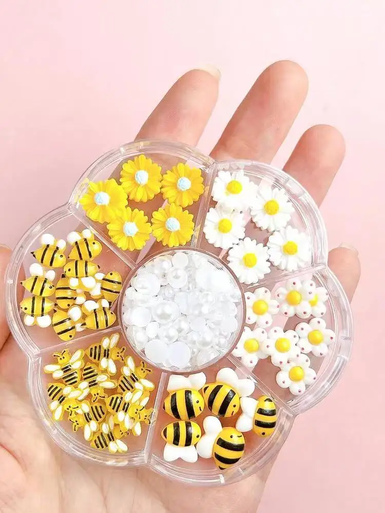 7-Grid Bee & Daisy Nail Charms Set - 3D Resin Flowers, Bees & Pearls, Cute Spring Nail Art Decorations for Manicure DIY view 3