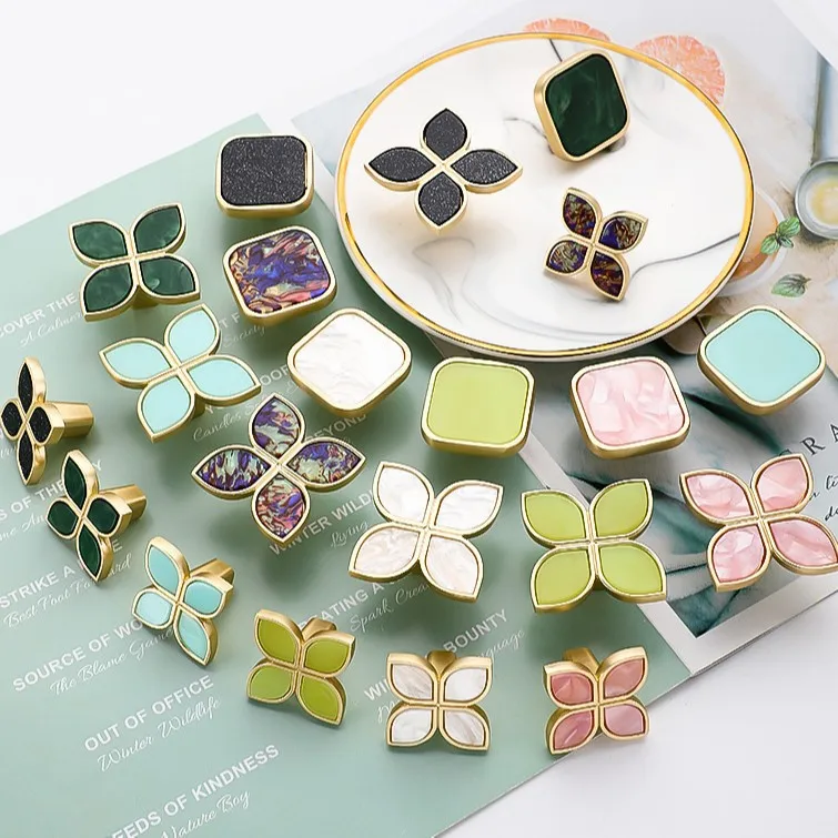 Zinc Alloy Single Hole Cabinet Knobs Creative Square Four Leaf Clover Light Luxury Gold Wardrobe Drawer Door Handles