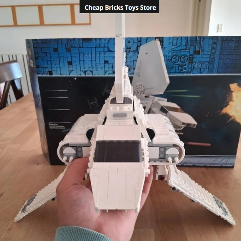 Image of 2026 961-teiliger Tri-Wing Interstellarer Sternenjäger Modellbausatz Weltraum-Shuttle Weihnachtsspielzeug für Familiendekoration und Geschenke