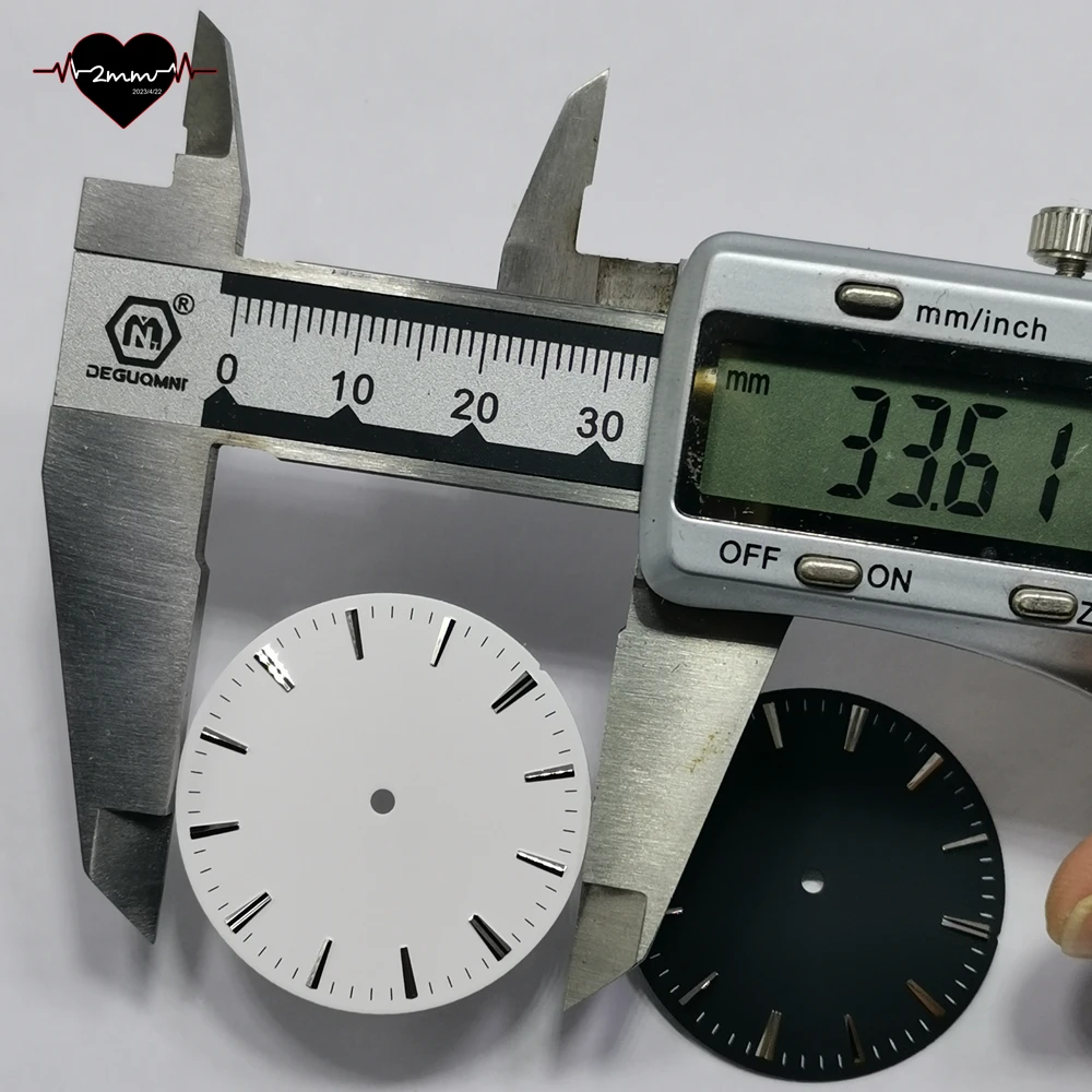 قرص ساعة فارغ 33.5 ملم وجه ساعة لامعة غير لامعة أبيض أسود اللون ذهبي فضي مؤشر الساعة الحقيقية دبوس لحركة NH35