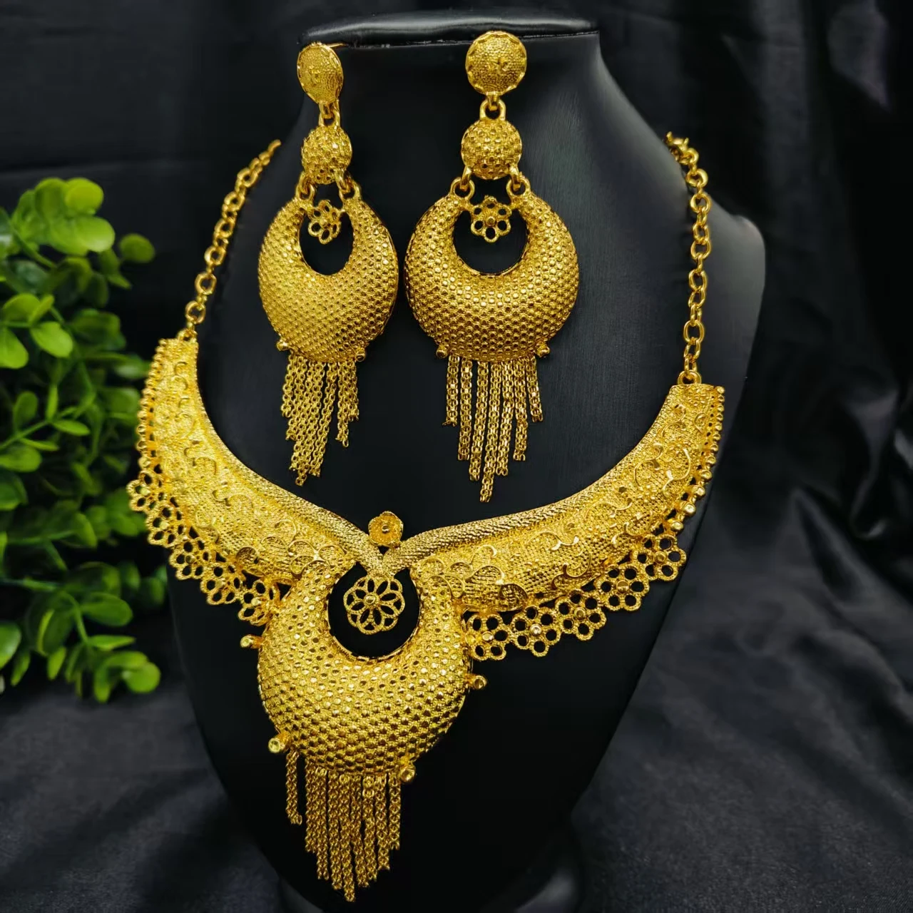 

New 24K Alloy Dubai Jewelry Set For Women Necklace Earrings Indian Thailand Bride Wedding Two Piece Set Wholesale Gold Color