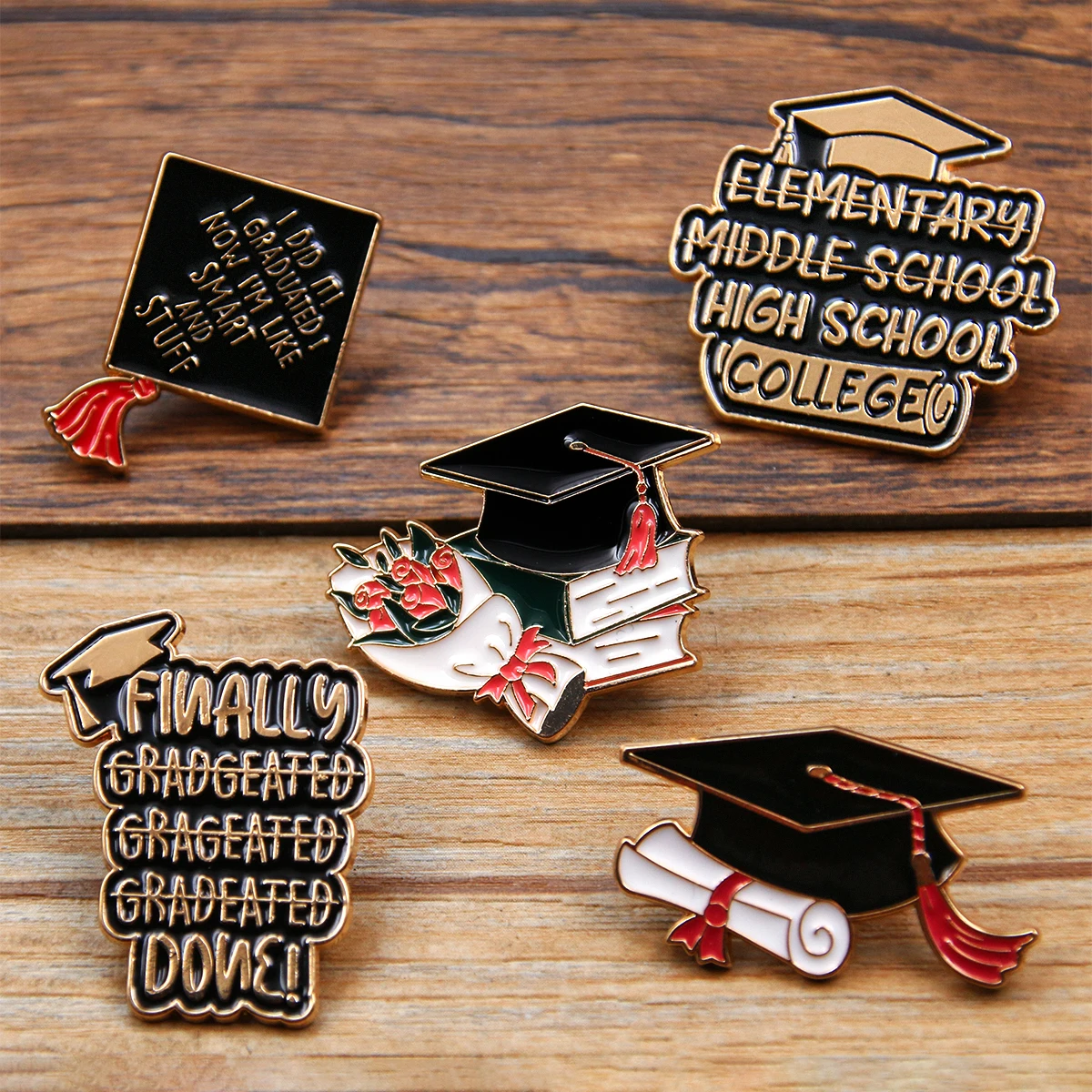 2PCS 5 Style School Graduation Season Enamel Brooches Creative Flower Bachelor's Hat Graduated Lapel Pin Badge Students Jewelry