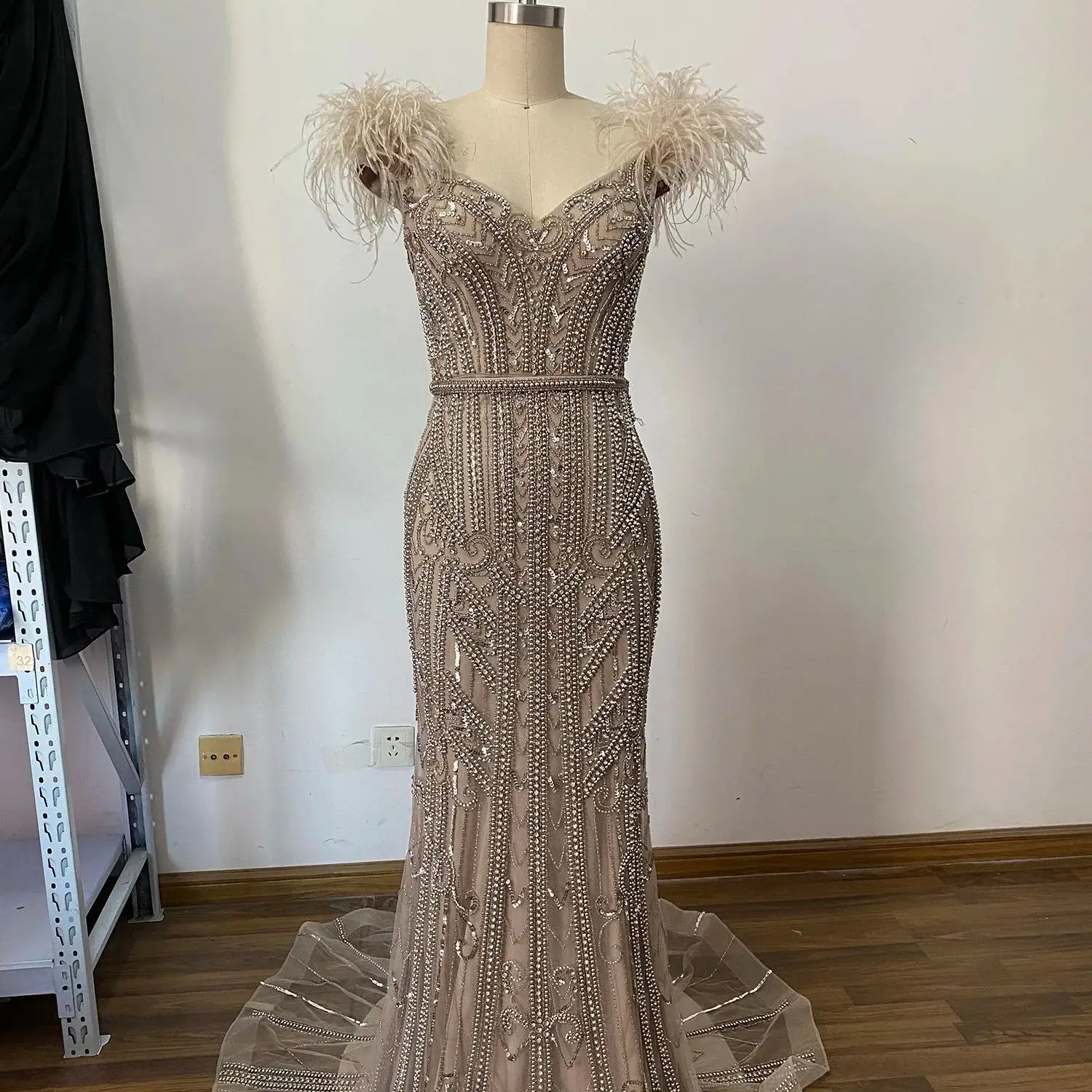 FATAPAESE Customized Evening Dress with Sparking Stones Gem Beading Bodice V-neck Feather Slit Goen Prom Dresses Formal Party