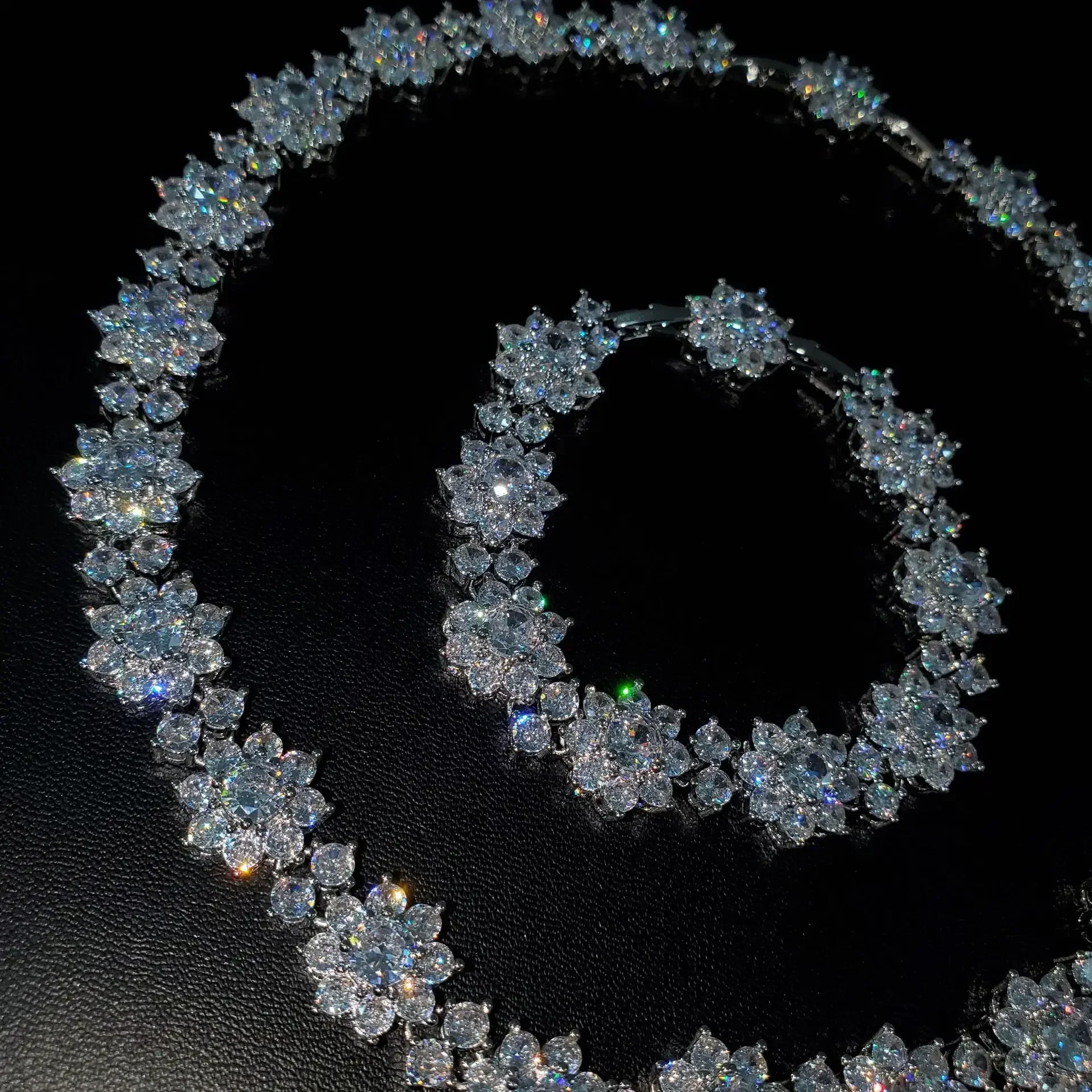 

Муассанит MDL. Стильное ожерелье с подсолнухом Ins Niche Design Tide Женское покрытие S925 Серебро Sweet Cool Senior Sense