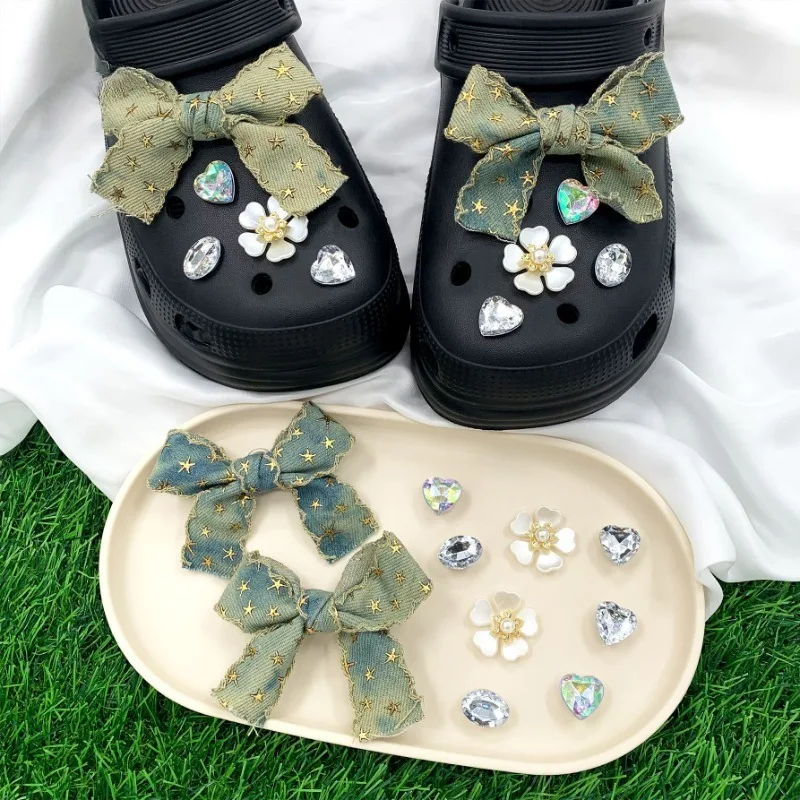 Ensemble de breloques de chaussures à la mode, 10 pièces, accessoires, trou, boucle de chaussure, nœud diamant, fleur blanche, décorations de chaussures pour enfants, femmes, filles, cadeau