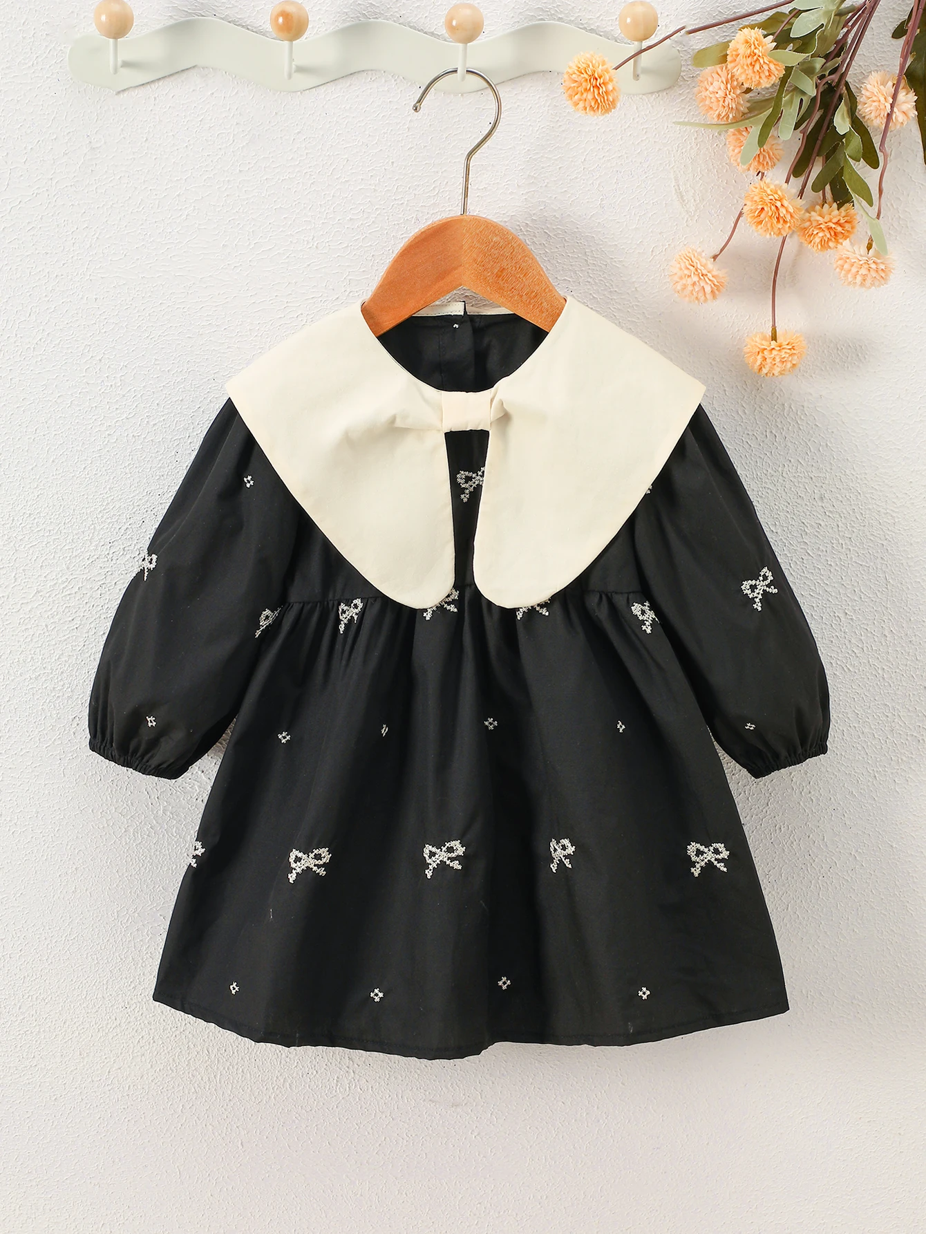 Girls' Black Bow Embroidered Long-Sleeved Dress, Spring and Autumn Style Large Lapel Princess Dress, Retro Style Children's Dress