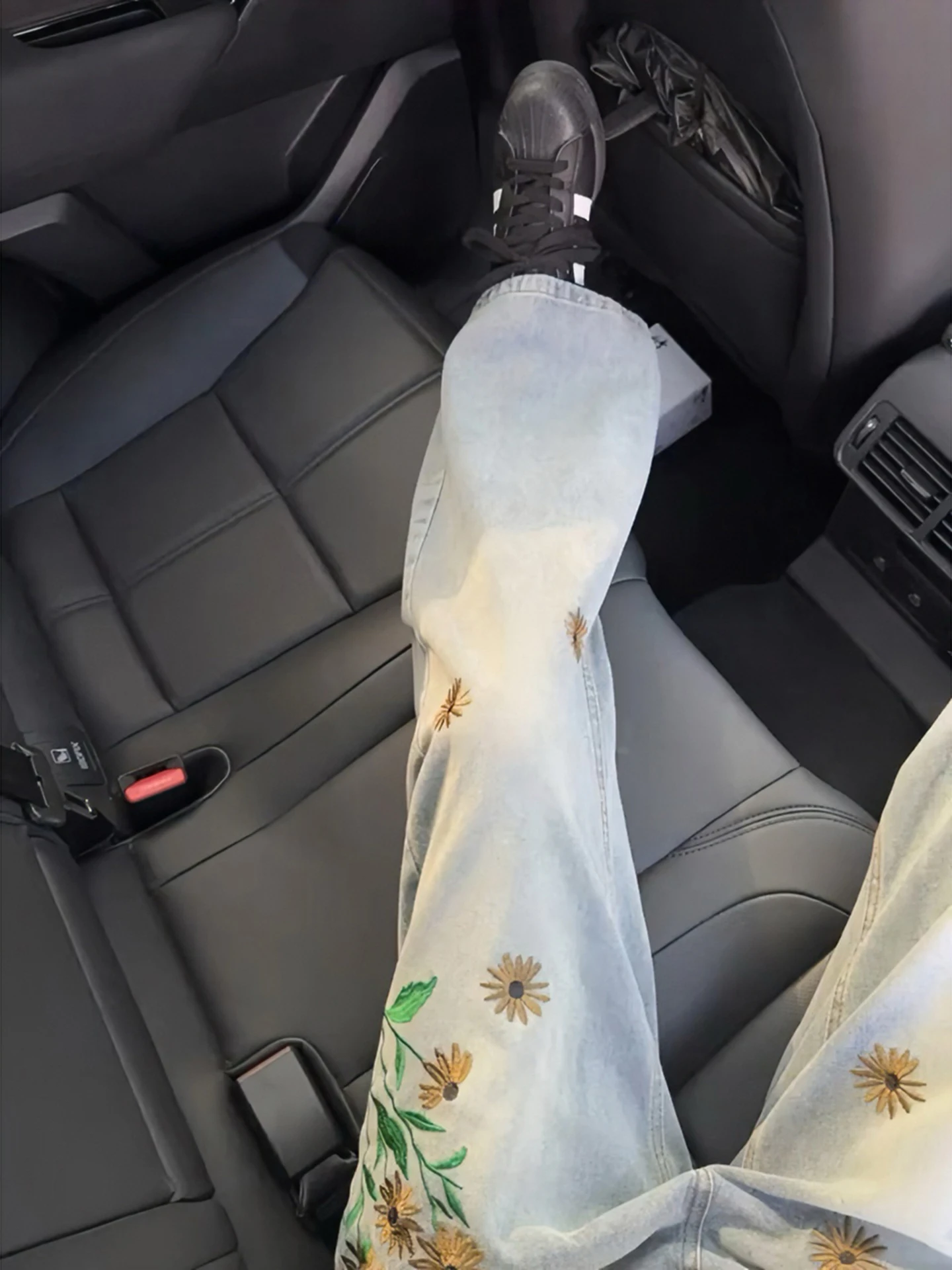 

Мужские джинсы с цветочной вышивкой, расклешенные, в американском ретро-стиле, с высокой талией, прямого кроя, свободные, повседневные, осенние