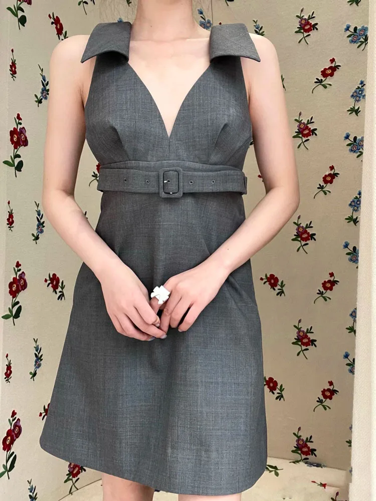 

2025 spring and summer new fashion all fashion belt decoration lapel A-line high waist vest dress