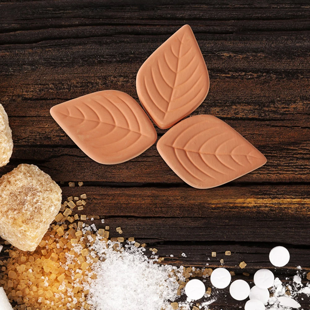 

4pcs Leaf Shape Keeper Brown Softener Terracotta Food Container Portable Saver Keepers Reusable Saver Leaf Shaped Savers Brown