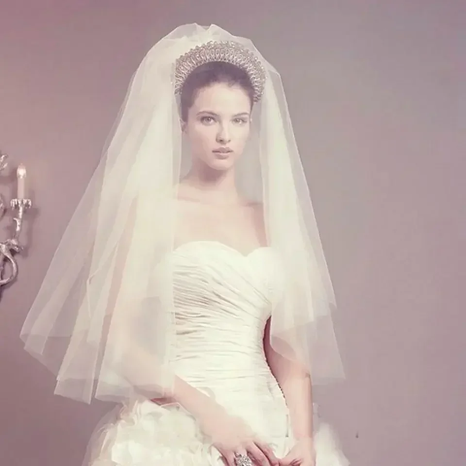Short 2-Tier Wedding Veil with Comb - usage example