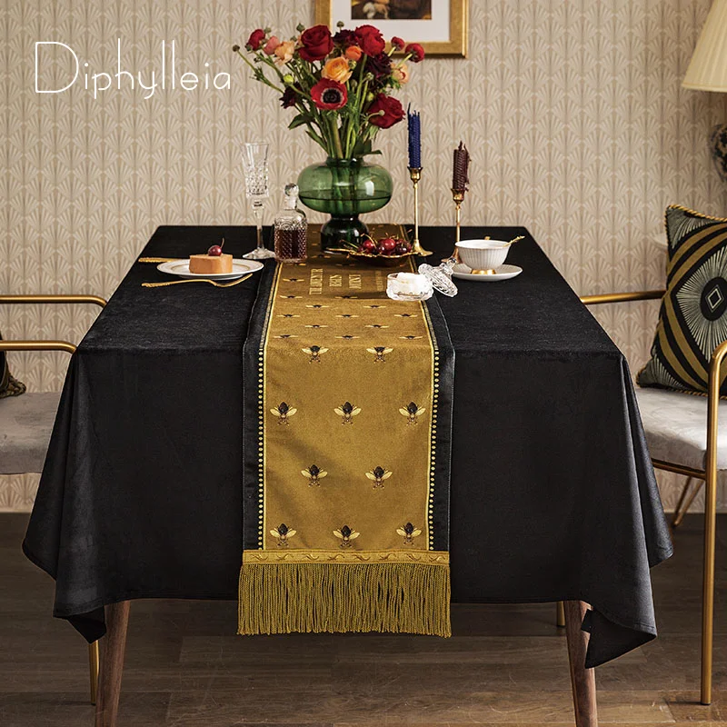 Diphylleia American Style Table Runner With Tassels Retro Bees Printed Luxury Gold Vevet Table Cloth 30x220cm Chic Home Decor