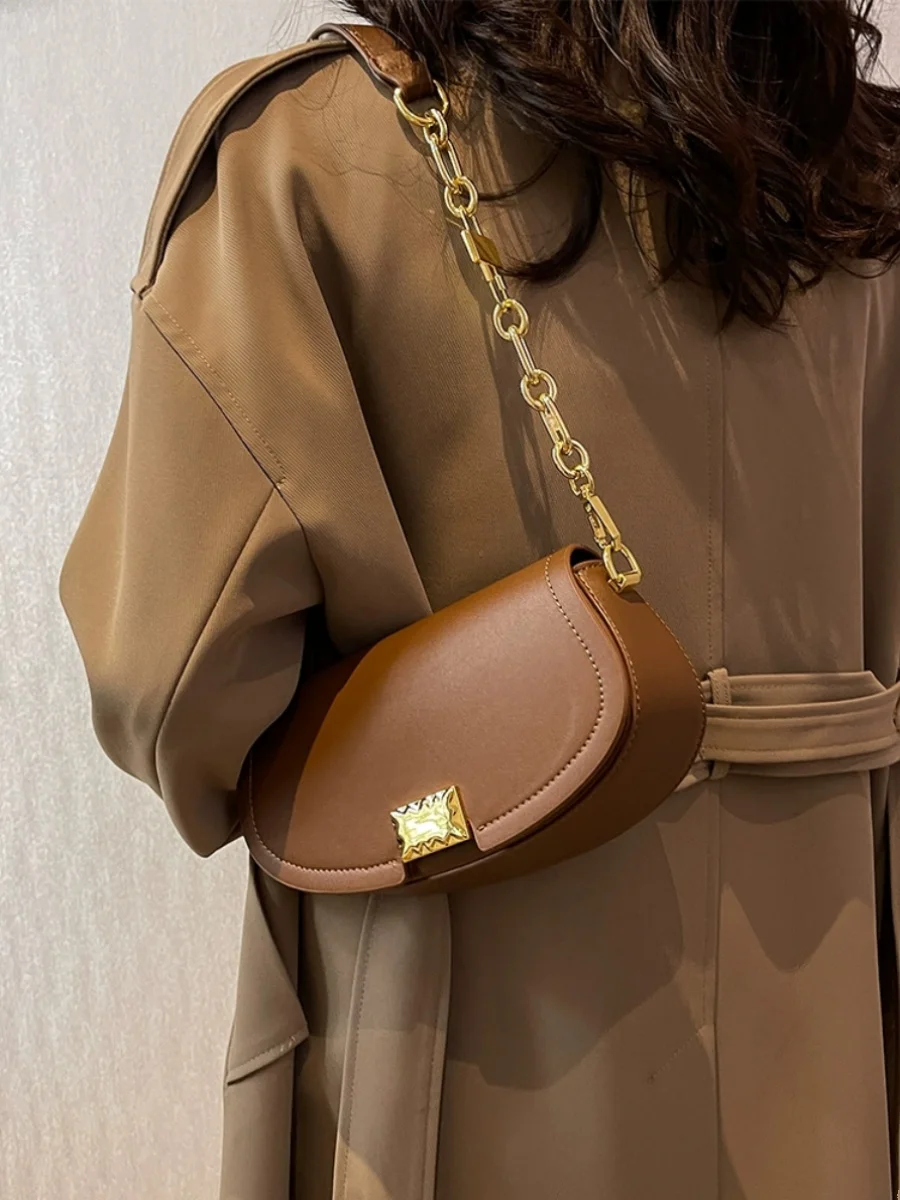 

MK DA Luxury Women's Saddlebag Crossbody Bag Leather Underarm Small ular Spring New Sle Faionable Leisure Handbag
