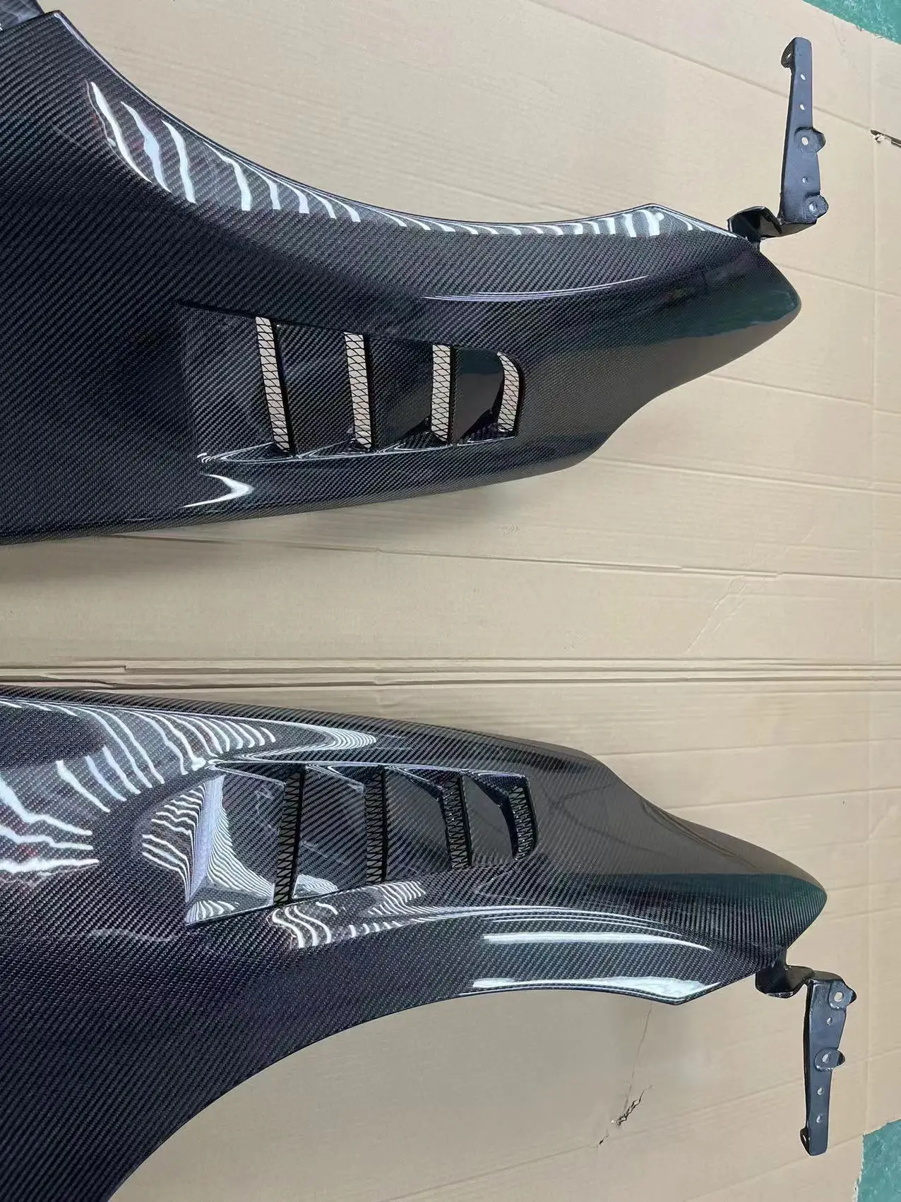 مصدات سيارة جانبية من ألياف الكربون بتصميم V2 المحافظ لنيسان 370z #2