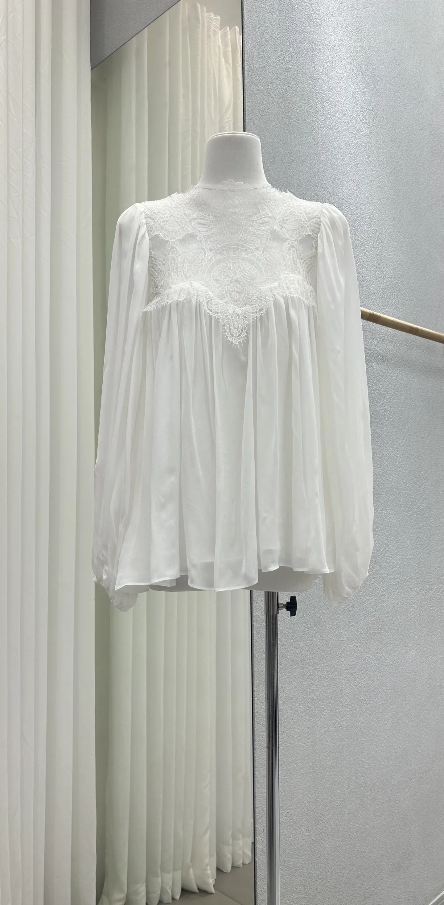 

Women Blouse Lantern Sleeve Perspective Lace Embroidery Hollow Out Chiffon Shirt