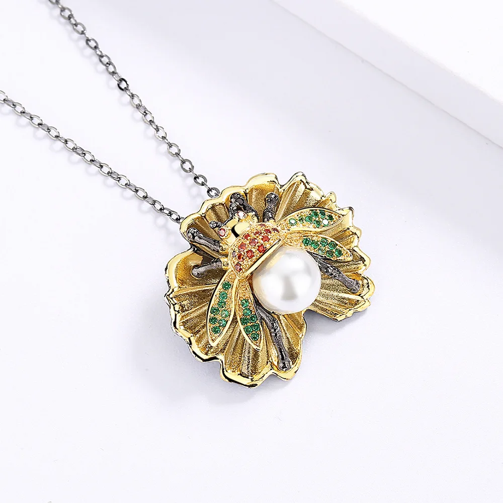 Exquisite Gold-color Necklace for Women Little Bee Pendant Korea Inlaid Pearl Elegant Party Jewelry Sweater Chain Gifts