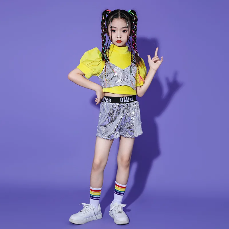 

Kid Kpop Hip Hop Clothing Yellow Zip Up Crop Top T Shirt Silver Sequined Tank Shorts for Girl Jazz Dance Costume Clothes Set