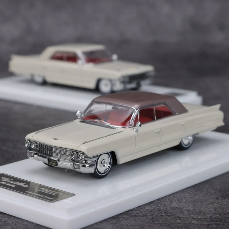 In stock 1:64 DeWitt Marble White Alloy Simulation Vehicle Model, Boy Toy Gift, Room Collection Decoration Item