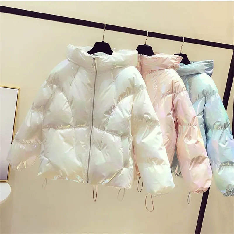 Chaqueta de plumón de algodón con capucha corta acolchada, abrigo grueso, ropa de pan, Parka blanca brillante plisada, moda de invierno, novedad de