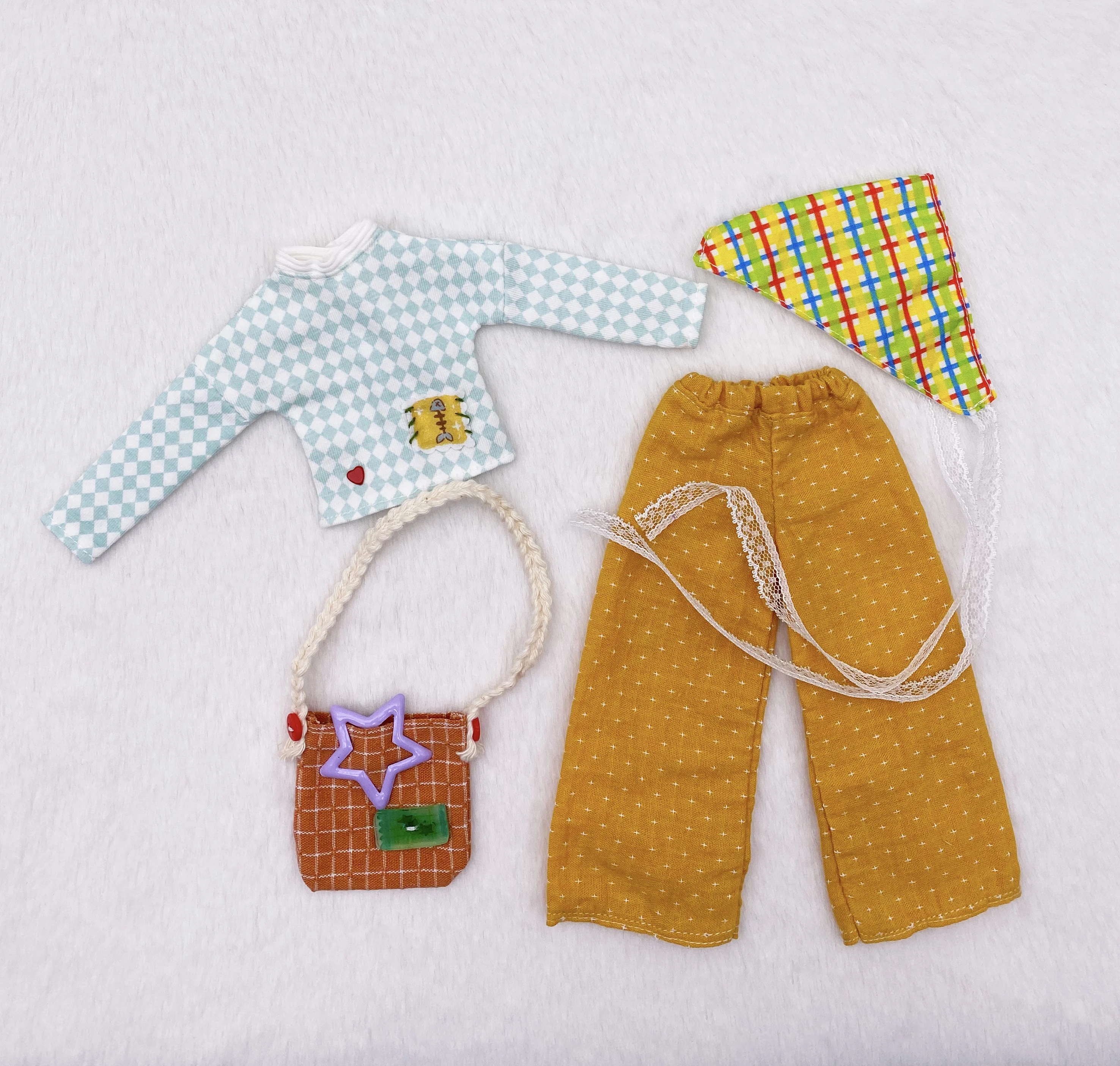 

Комплект одежды и юбок для куклы Kari 2026: светло-зеленые брюки с длинными рукавами и желтыми горошками для куклы Landazz Landoudou