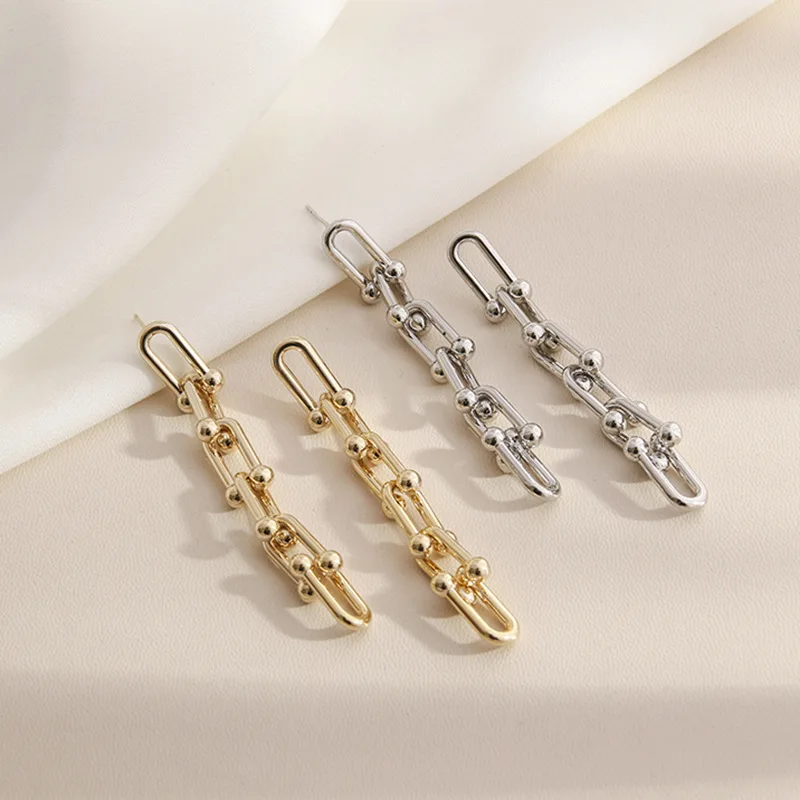 2025 Neue Ohrringe im koreanischen Drama-Stil, vielseitiges minimalistisches Design für den Alltag, schlank machende Retro-Metallketten-Ohrschmuck für runde Gesichter