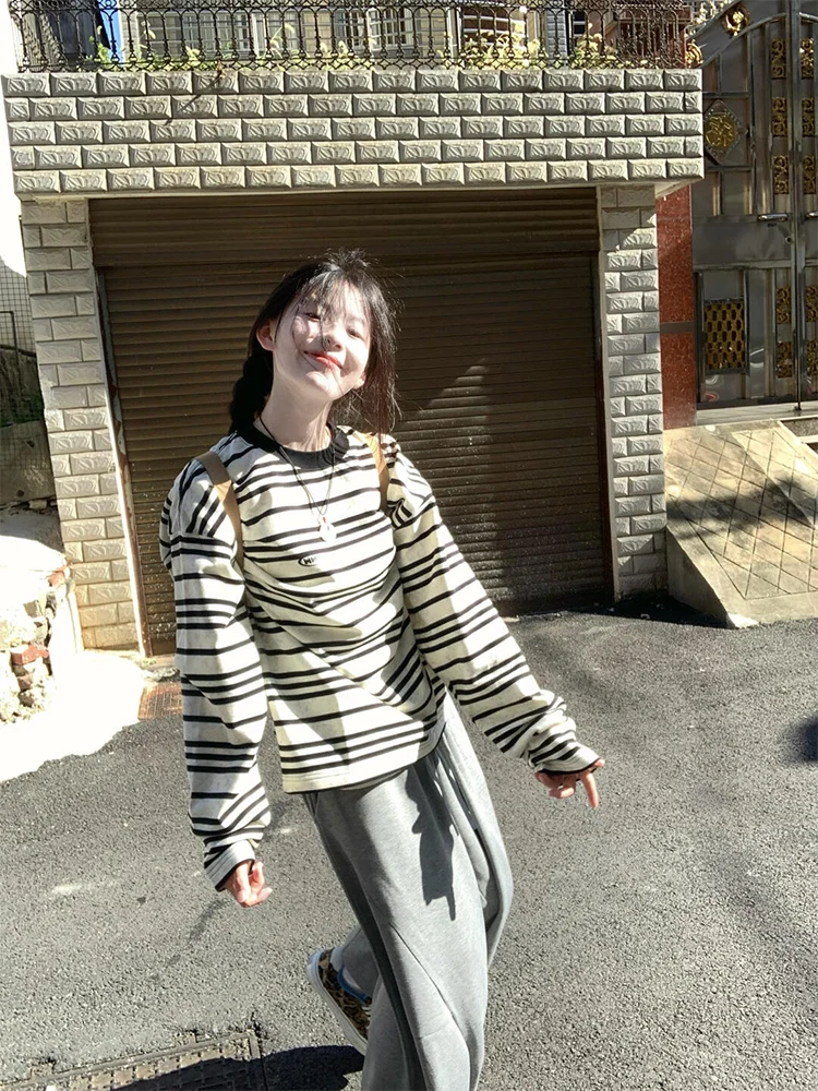 

Ретро Американский Tie Dye Ombre Long Sve T irt Женские повседневные свободные топы для пар Bla White Stripes Autumn Lazy Sle