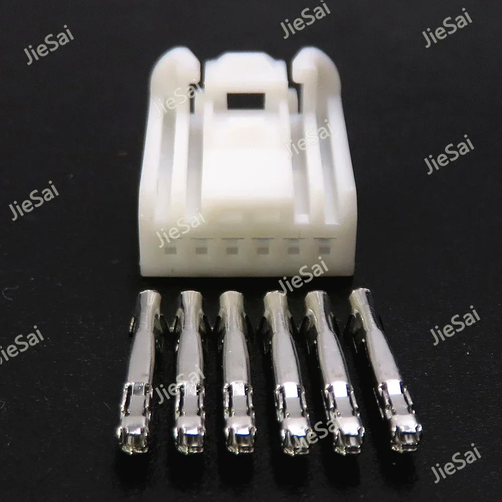 

6 Pin Automobile Electric Wiring Harness Unsealed Socket 0.6 Series White Miniature Cable Connector With Terminal