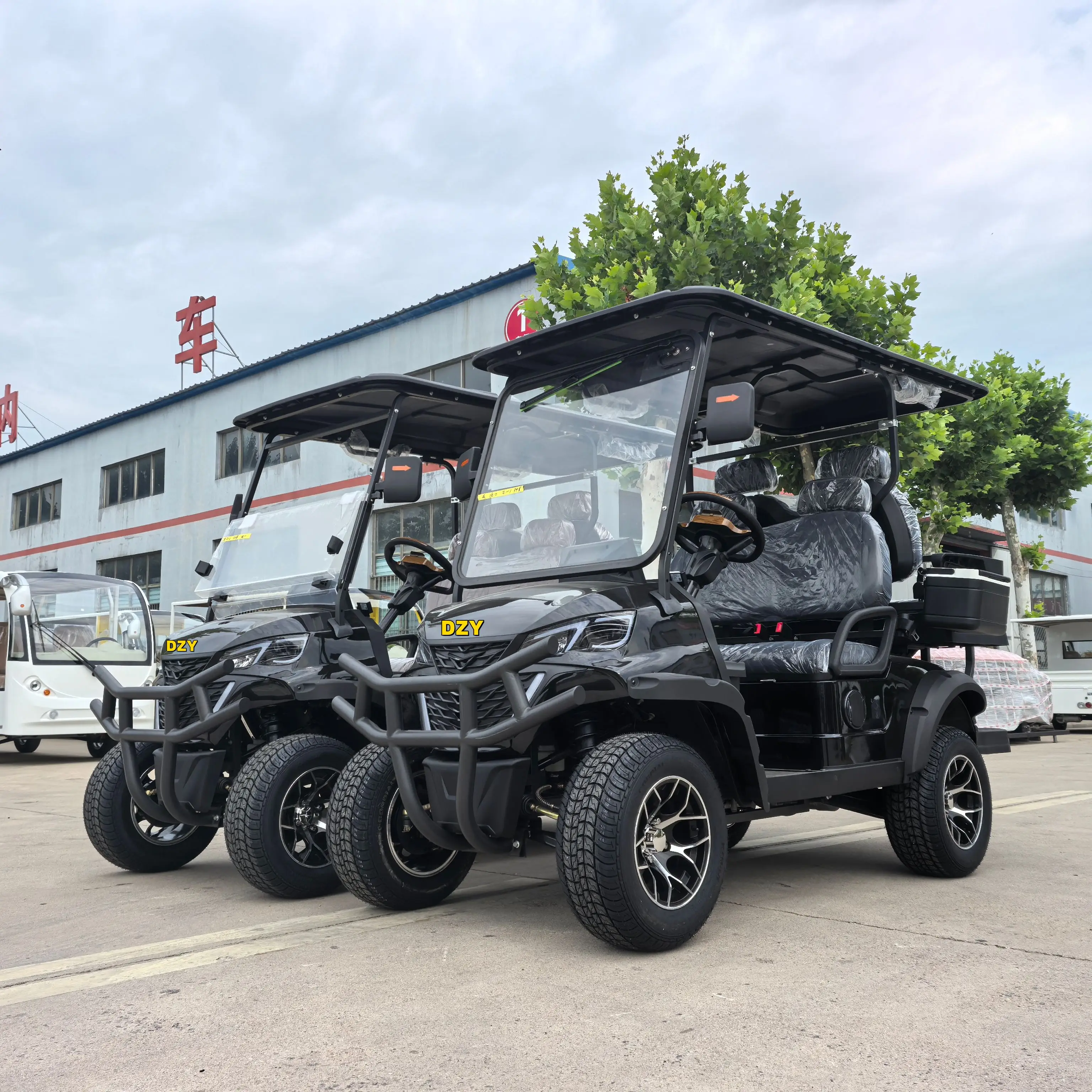 Manufacturer direct sales 4-seater electric golf cart, high-performance remote golf course car, vacation car for use on golf cou