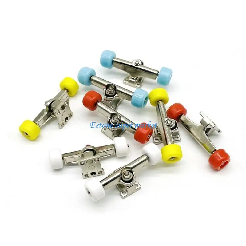 090B 2 ピース/セット指スケートボードアクセサリーブラケット合金部品ミニ指おもちゃモデルローラースケートスクーター用