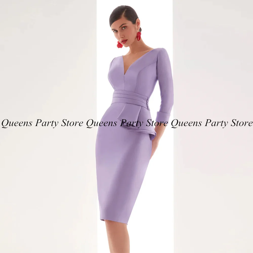 

Lilac Mother of The Bride Dress V Neck 3/4 Sleeves Pleat Buttons Back Zipper Up Knee Length Sheath Short Wedding Guest Gown