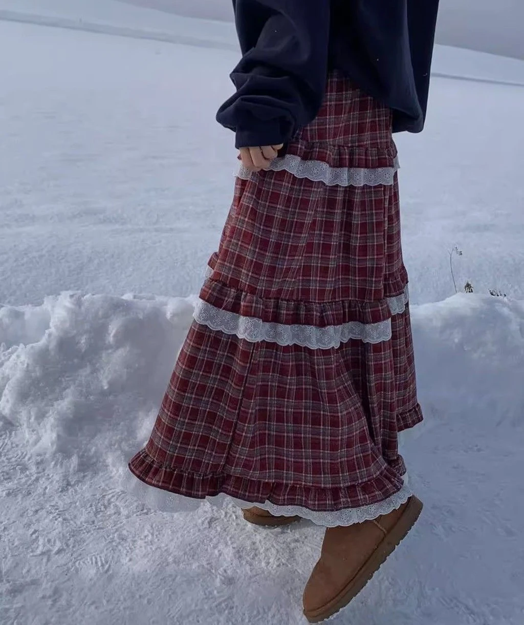 un abito a quadri rosso stile Lolita retrò, una nuova gonna dolce in pizzo plissettato a lunghezza media con linea ad A e graziosa gonna a pieghe a torta