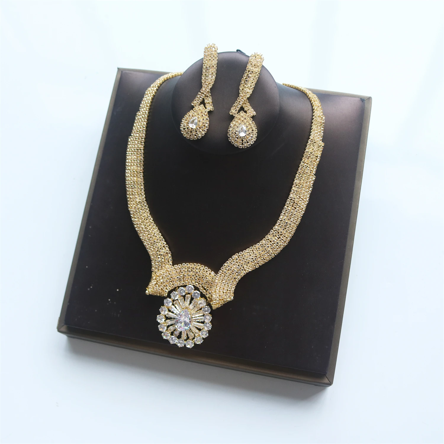 Elegant Luxury Zircon Necklace Set Banquet Party Gift Box Necklace Earring Set Romantic Jewelry Set Women's Accessories