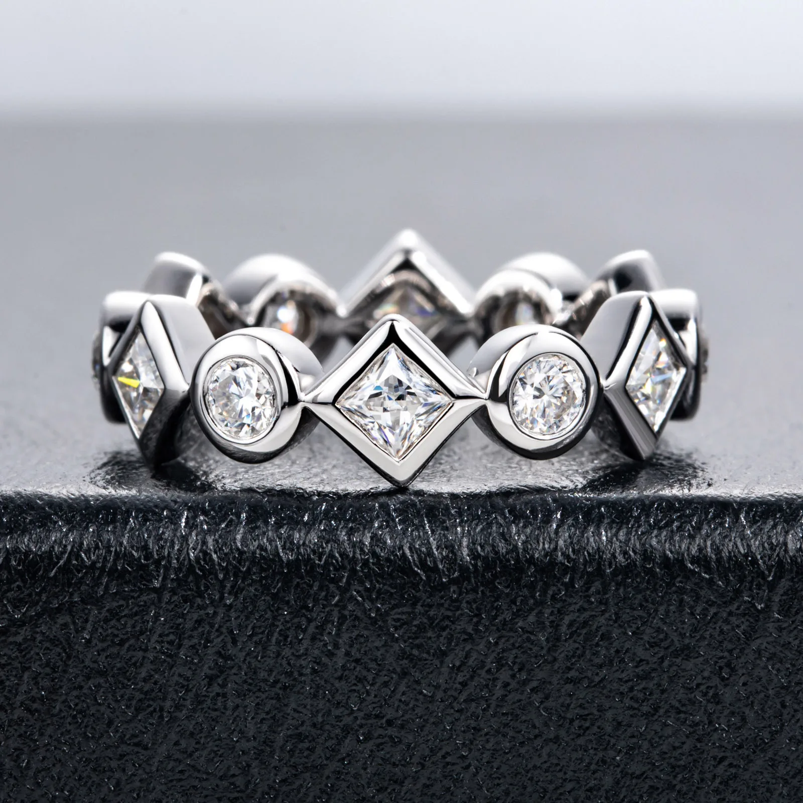 

Carnica 3×3mm 0.18CT Stone Real Moissanite Ring for Women S925 Sterling Silver Sugar Cube Sparkling Wedding Band GRA D Color Hot