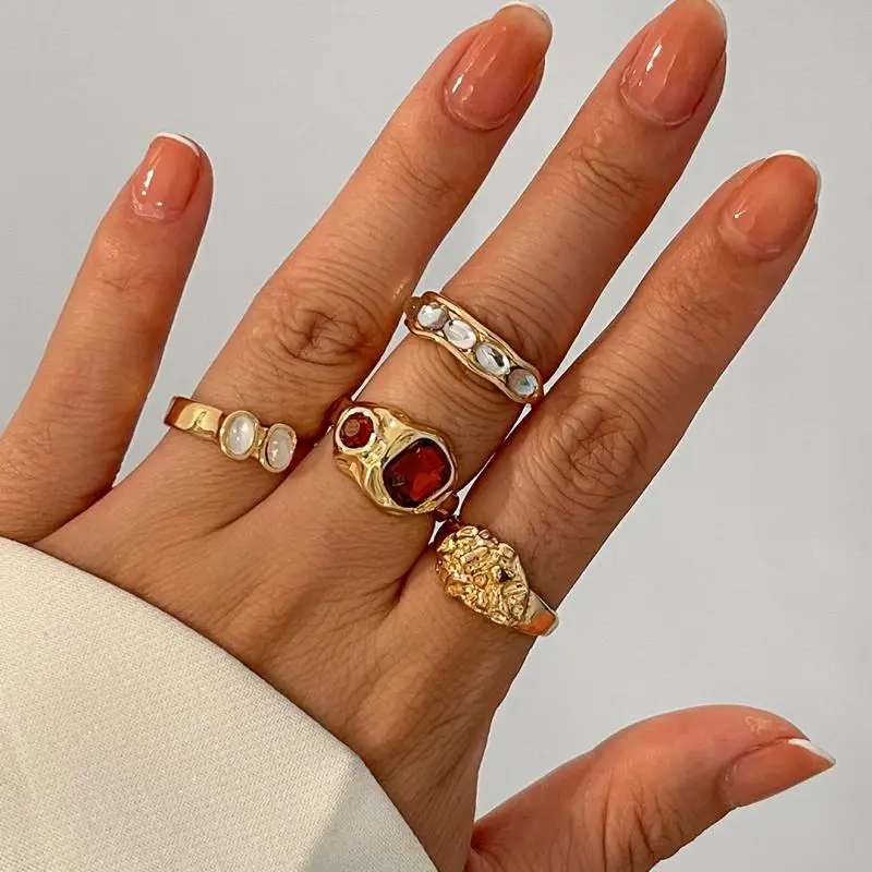 4Pcs/set Vintage Rhinestone Gold Color Ring Set for Women Wedding Bridal Geometric Metal Knuckle Ring Couple Jewelry Accessories