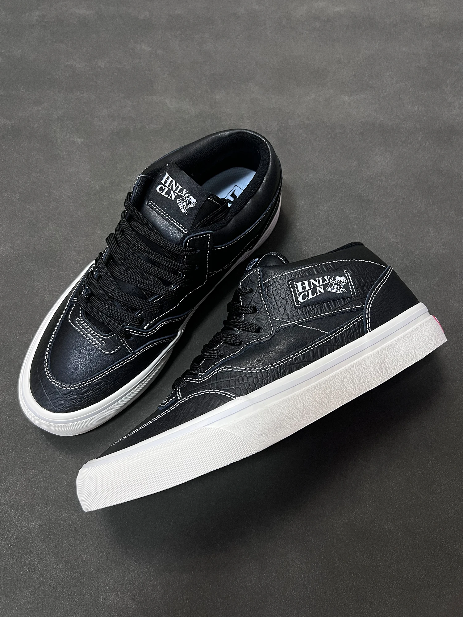 

Новые мужские повседневные брюки из натуральной воловьей кожи с крокодиловым узором, высокий топ в стиле ретро ex Board oes, одежда из кожи с вышивкой, Resis...