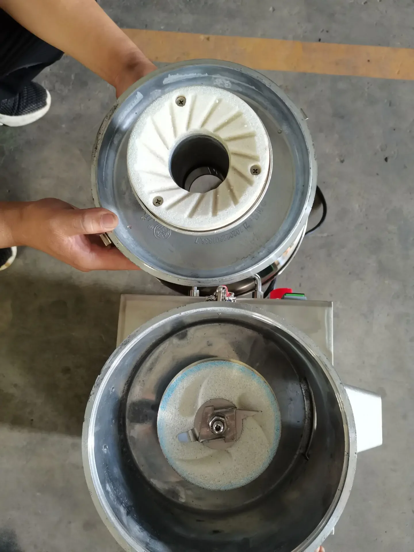 

Vertical Sauce Making Peanut Butter Machine Groundnut Pistachio Peanut Paste Machine Portable Peanut Butter Making Machine