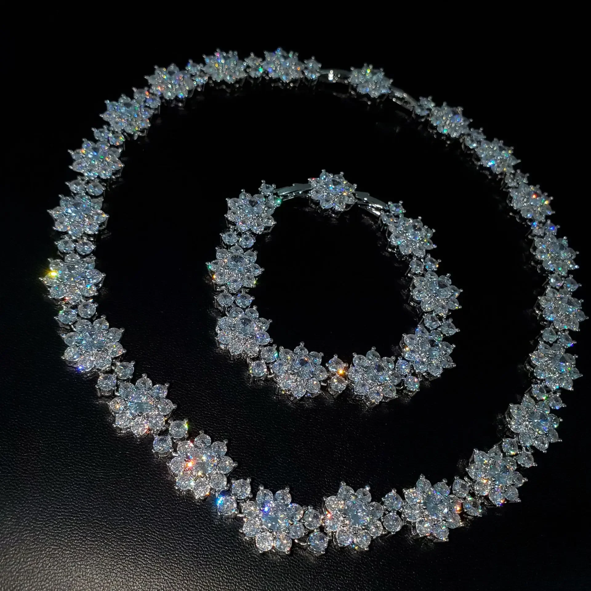 MDL مويسانيتي نمط عباد الشمس قلادة Ins المتخصصة تصميم المد الإناث مطلي S925 الفضة الحلو كول كبار الشعور