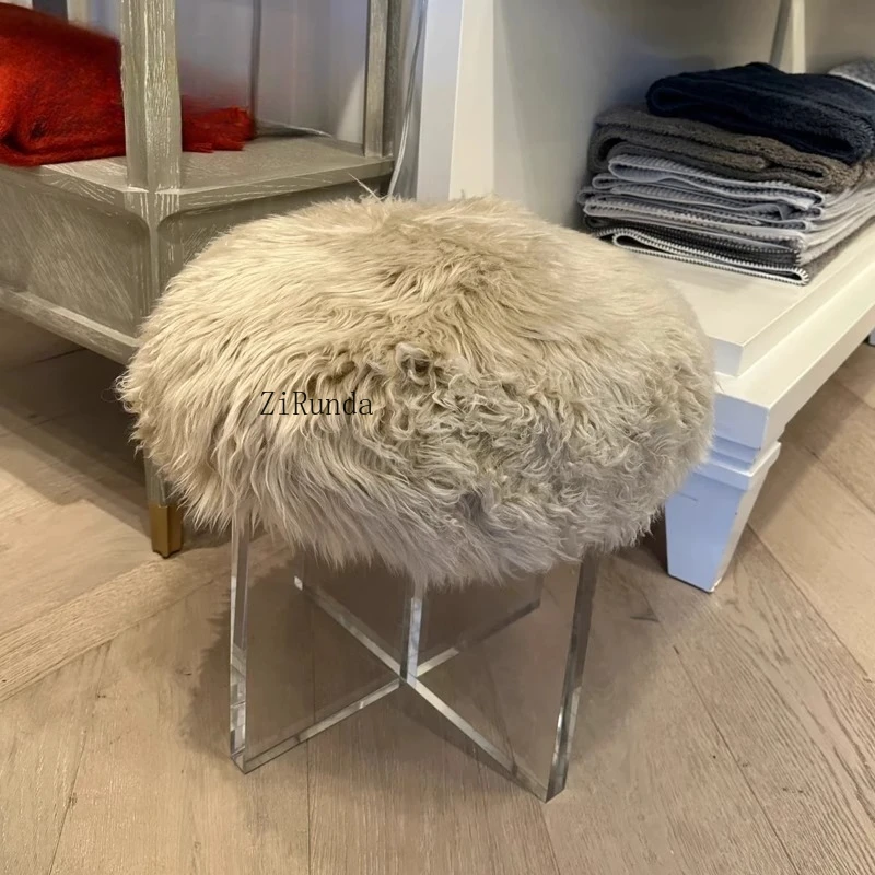 مقعد إيطالي فاخر من صوف الضأن المقلد، مقعد منزلي شفاف من الأكريليك ما بعد الحداثة لتغيير الأحذية المستديرة