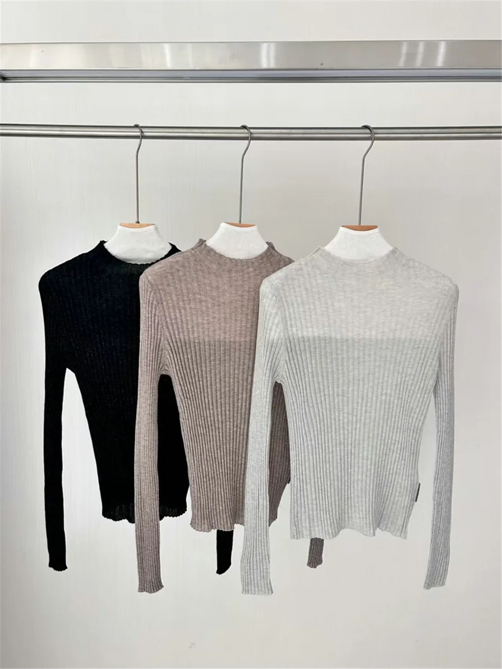 

Women's 25 Autumn/Winter Half High Collar Shiny Silk Wool Slim Knitted Bottom Top