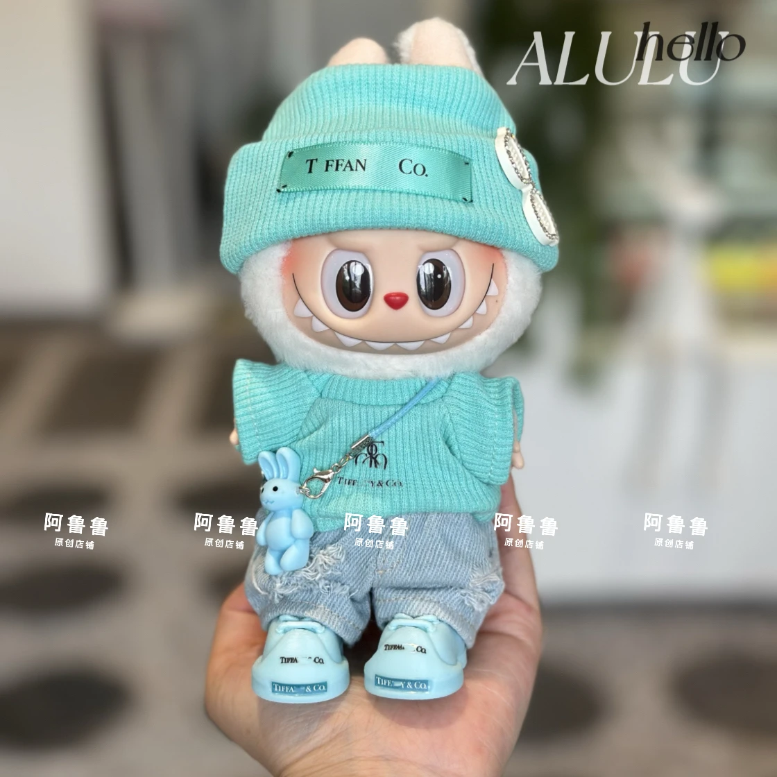 

Подходит только для куклы Labubu, одежда с шапками, жемчужные ожерелья, трикотажные комплекты, одежда для кукол Labubu, аксессуары, подарки