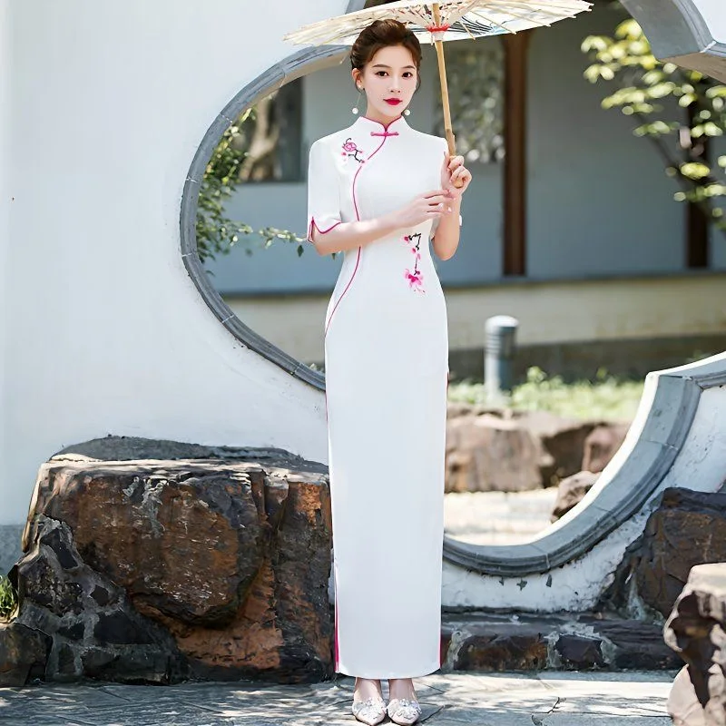امرأة Aodai فيتنام فستان قصير الأكمام الشرقية زهرة التطريز حفلة شيونغسام مرحلة الأداء ملابس رقص