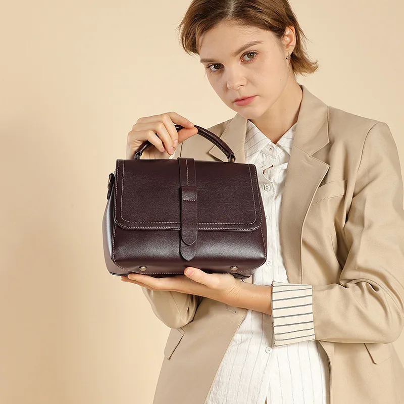

Simple genuine leather ladies' high-end handbag with flip cover and snap fastening - portable commuter crossbody bag