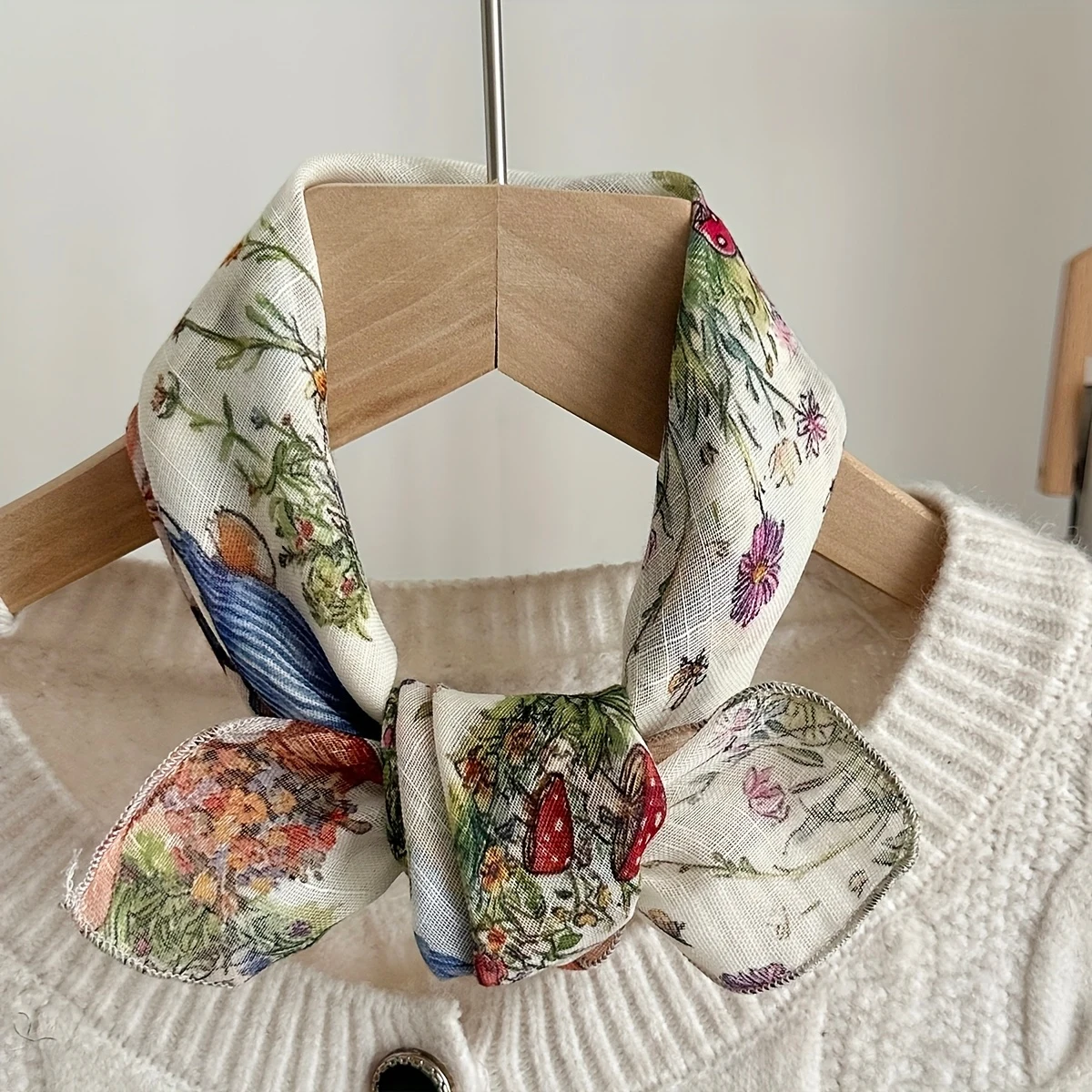Spring and Autumn New Style Pink Floral Small Square Scarf Silk Scarf for Women, High-End Decorative Headscarf, Versatile Small Neck Scarf, Scarf 1Pc
