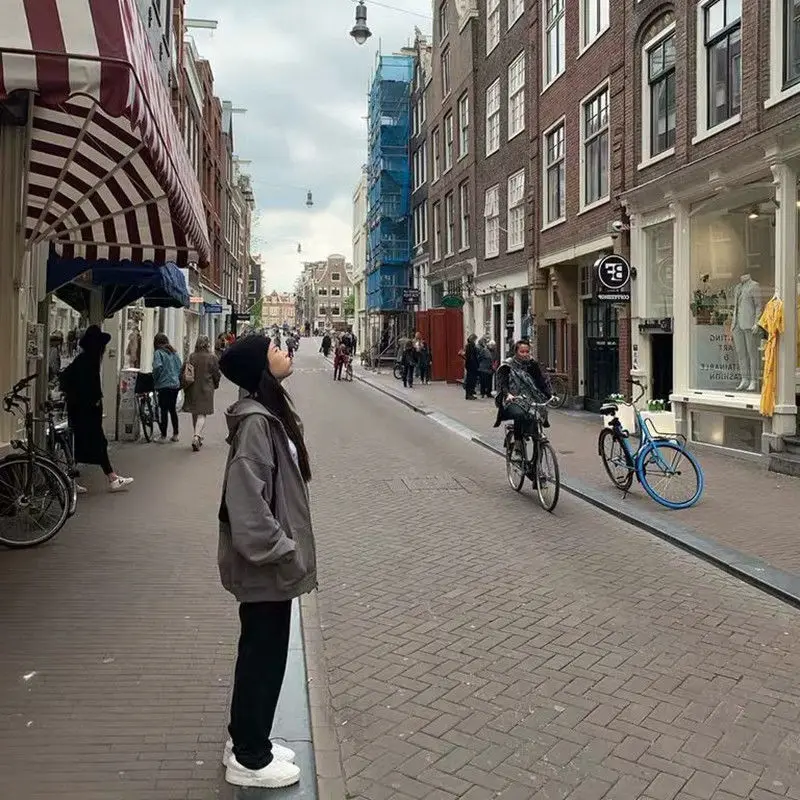 フード付きグラフィックパーカー レディース 秋服 韓国 レディース ロック ストライプ 通学 オフショルダー ニット ベーシック ビッグ ユースフル ロック