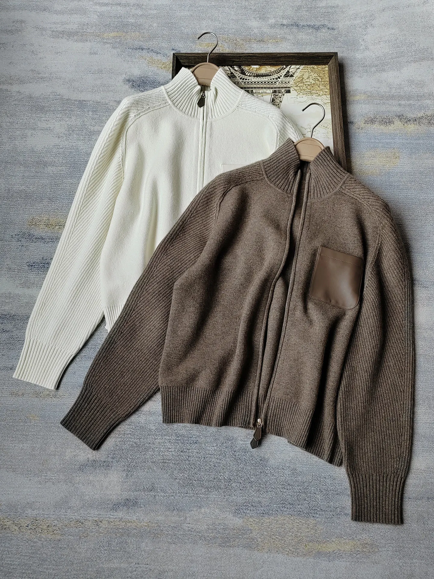 Spliced Leather Pocket, Wool Cashmere Splicing, Stand-up Collar Zipper, Knitted Cardigan, Sweater Jacket
