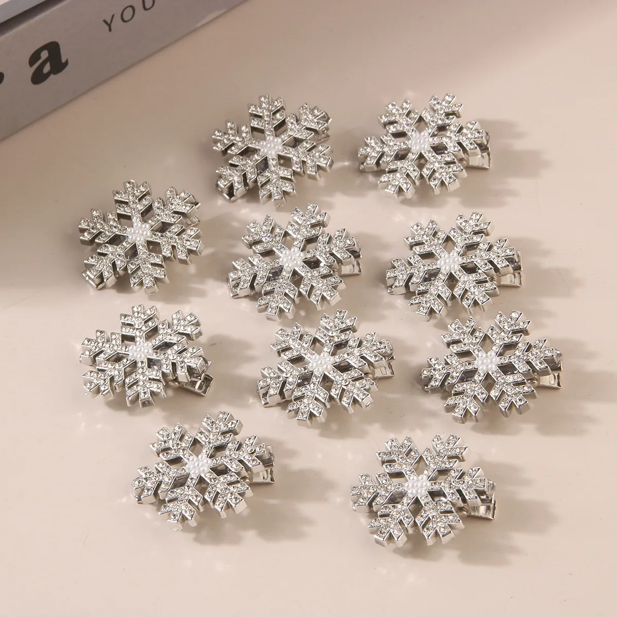 Super Sparkling Diamond Christmas Snowflake Hair Clip with Full Diamond Metal Bangs Clip Hair Accessories Female Duckbill Clip
