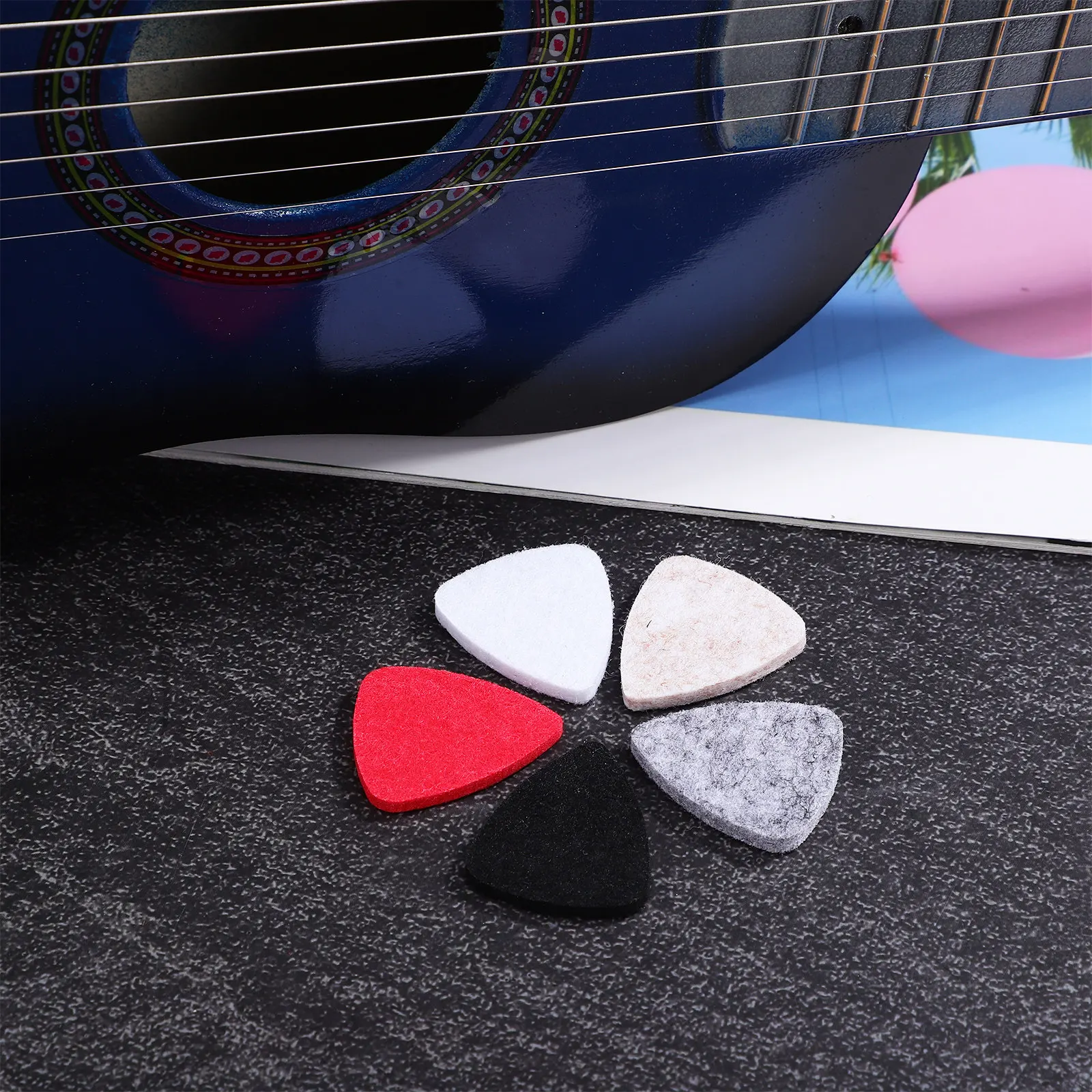 15Pcs Vibrant Felt Picks for Guitar and Ukulele Smooth Comfortable Medium Thickness Multi-Functional Craft DIY Use