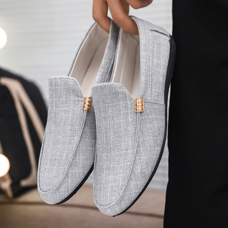 Lightweight Men Casual Shoes Breathable Slip on Male Casual Sneakers Anti-slip Men's Flats Outdoor Walking Shoes Size 39-46